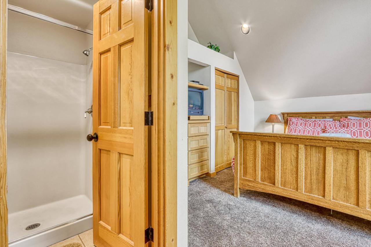 Eagle Crest Resort Cabin Редмонд Экстерьер фото